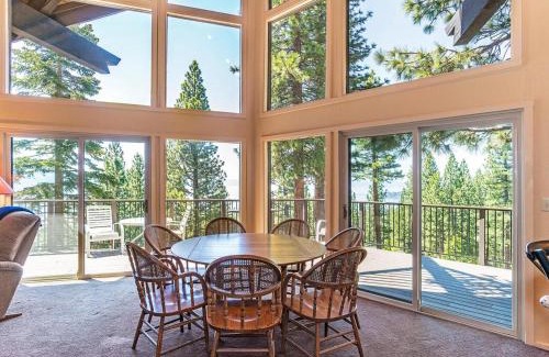 Incline Village House | Enjoy the brilliant views of Lake Tahoe from this mountainside Cabin