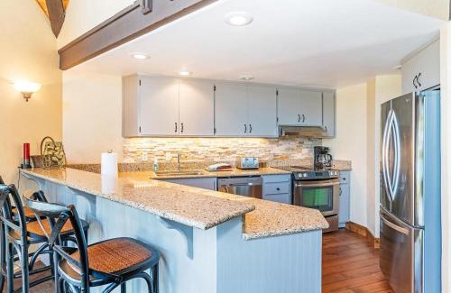 Incline Village House | Enjoy the brilliant views of Lake Tahoe from this mountainside Cabin