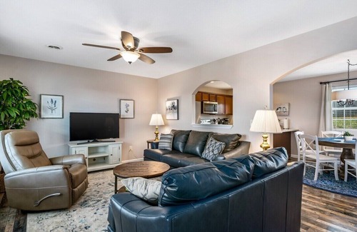 Bluff City House | Enjoy the comfort of this luxurious home with outstanding facilities in the serene neighborhood.