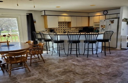 Central Lake House | Enjoy the lake, beach, colors, golf or slopes!By Bellaire,Charlevoix,Petoskey&TC