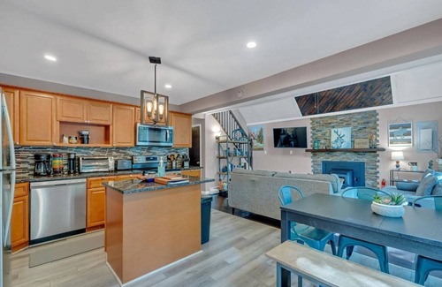 Bushkill Ski Chalet | Enjoy the scenic Pocono Mountains at this lovely and unique renovated home!
