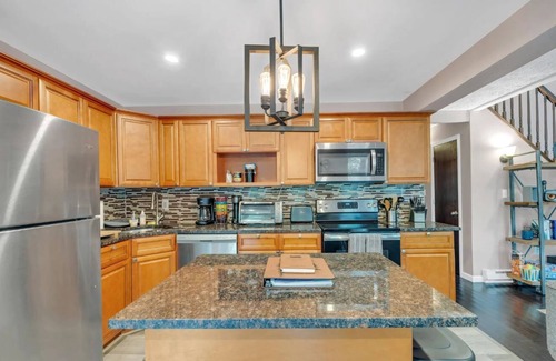 Bushkill Ski Chalet | Enjoy the scenic Pocono Mountains at this lovely and unique renovated home!