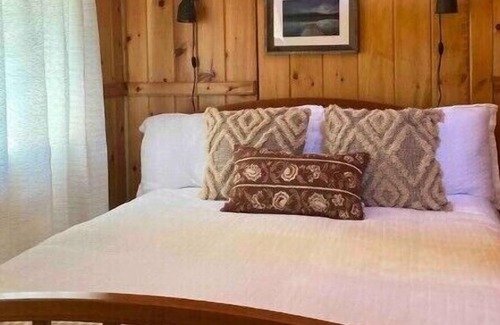 Dexter Cottage | Enjoy The Sunsets Waterfront Ripley ME Cabin