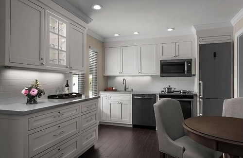 Napa Hotel | Enjoy the Vineyards of Northern California! 4 Convenient Suites w/Kitchens!