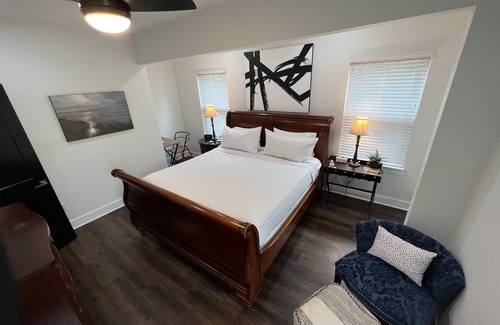 Mapleton/Fall Creek House | Enjoy this beautiful historic meridian park town home!
