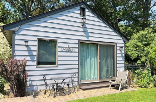 Noyack House | Enjoy This Beautiful Guest House - Sag Harbor - Perfect for Two!