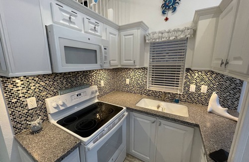 Key Largo RV Rental | Enjoy this modern and cozy house in Key Largo Florida.