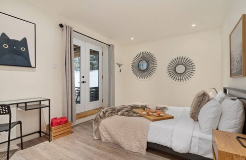 La Minerve Ski Chalet | Enjoy this waterfront cabine, Hot tub, Pool table