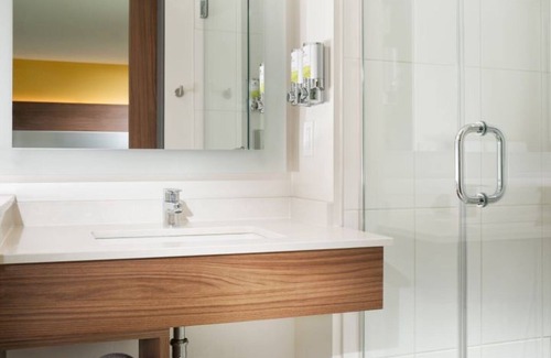 East Village Hotel | Enjoy Unique Decor, Pet-Friendly Vibes, Complimentary Treats & Drinks in Gaslamp