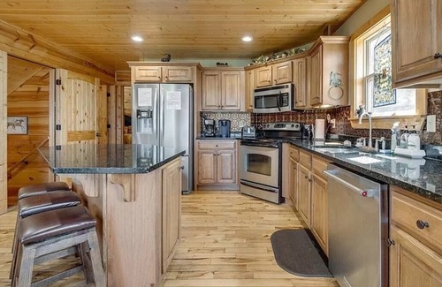 Cleveland Cabin | Enjoy View's View's