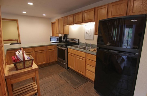 Athelstane Cabin | Enjoy views of the river with comfortable space for the whole family!