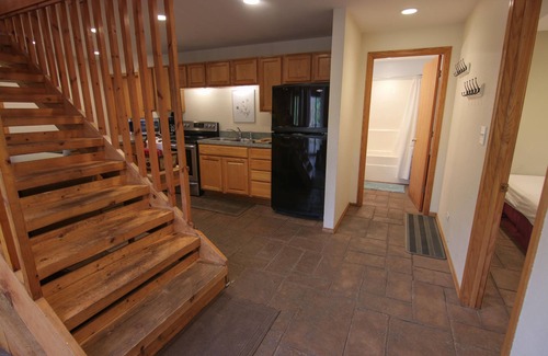Athelstane Cabin | Enjoy views of the river with comfortable space for the whole family!