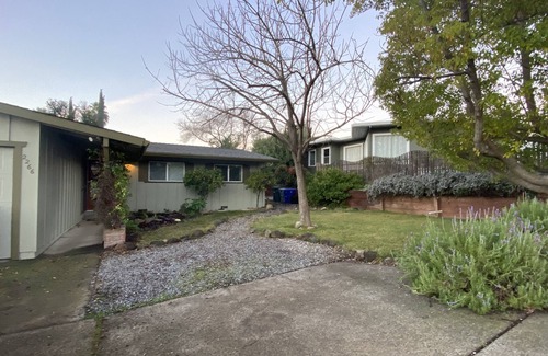 Greenwood House | Enjoy watching the sunrise over Lassen peak!