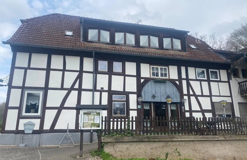 Schieder-Schwalenberg House | Enjoy your time in a single room at the beautiful Fischanger Resort
