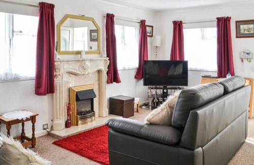 Bridlington House | Enjoy Your Stay Cottage