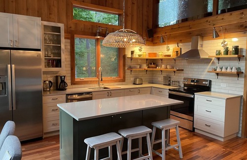 Sturgeon Bay House | Enjoy your stay in Door County at this Cozy and Spacious Cabin