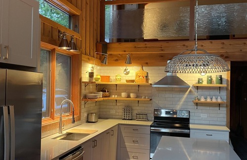 Sturgeon Bay House | Enjoy your stay in Door County at this Cozy and Spacious Cabin