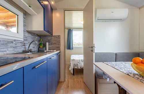 Lovinac House | Enjoy your vacation close to nature in this vacation home with pool.