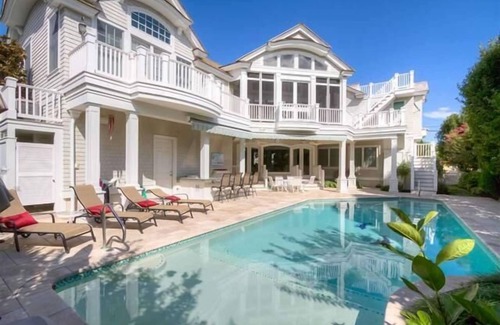 Stone Harbor House | Enjoy your vacation in this lovely Stone Harbor Custom Built home feature 5 bedrooms, 6 full baths and 1 half bath.