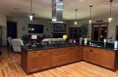 Crescent City House | Enjoy yourself at Fat Bastard's Getaway on Crescent Lake!