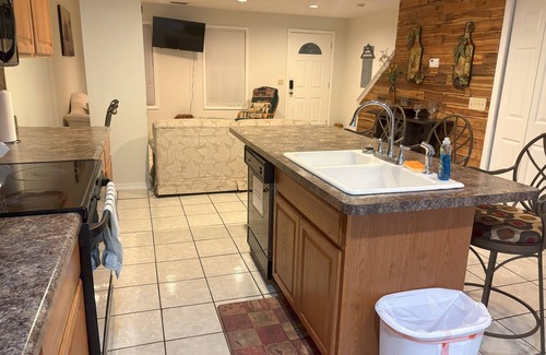 Lorain Apartment | Enjoyable 2-bedroom apartment with AC in Lorain