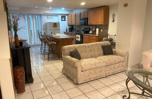 Lorain Apartment | Enjoyable 2-bedroom apartment with AC in Lorain