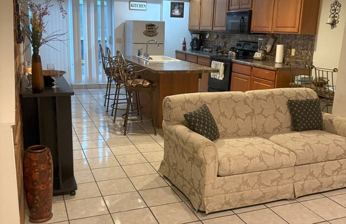 Lorain Apartment | Enjoyable 2-bedroom apartment with AC in Lorain