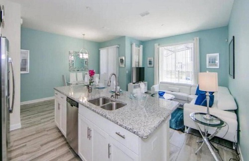 Kissimmee Ski Chalet | Enjoyable Townhouse 4Bed/3Bath/Pool/5Min From Disney