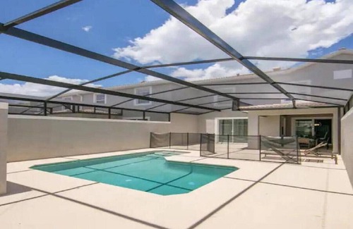 Kissimmee Ski Chalet | Enjoyable Townhouse 4Bed/3Bath/Pool/5Min From Disney