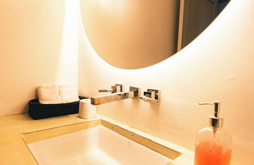 Ugarteche Hotel | Enlace Wine House