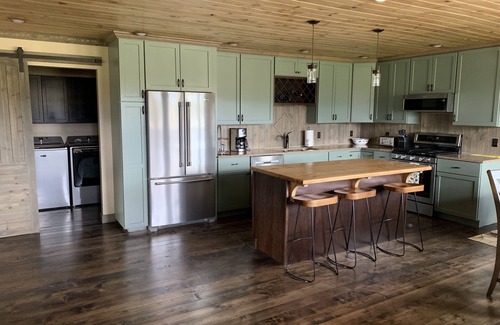 Ennis House | Ennis, MT: Conveniently located vacation cabin
