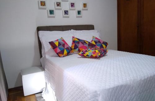 Varzea Apartment | Ensolarado ao lado do shopping com garagem e Wifi
