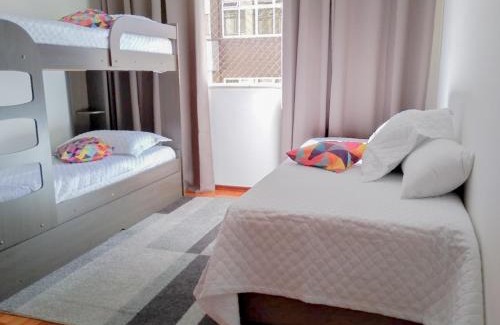 Varzea Apartment | Ensolarado ao lado do shopping com garagem e Wifi