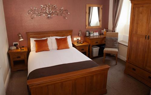 Rhosgoch Bed & Breakfast | Ensuite Bed And Breakfast Rooms At The Ring Pub