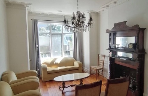 Bellevue Hill House | Ensuite Room in centrally located house in Double Bay