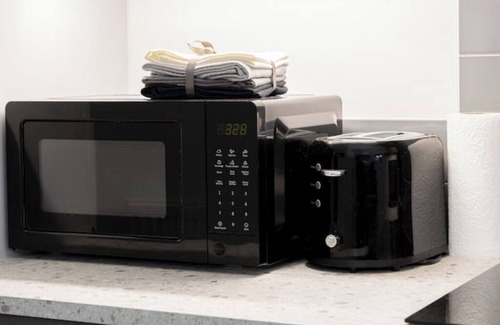 Manchester Hotel | Ensuite Rooms w/Kitchen Access by Irwell Stays