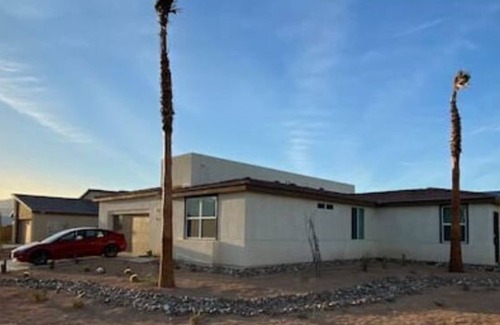 Desert Hot Springs House | Ensuite with Kitchenette & Private Entrance