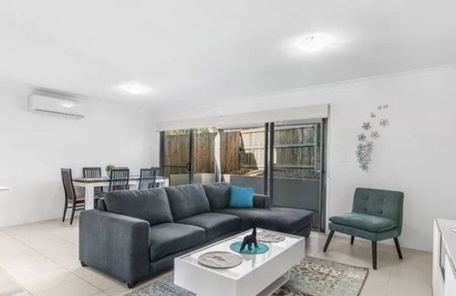 Pallara House | Ensure Room x Private Bathroom