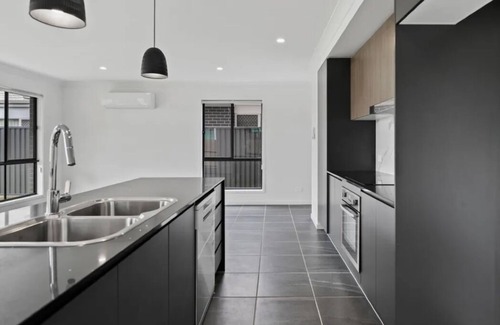 Pallara House | Ensure Room x Private Bathroom
