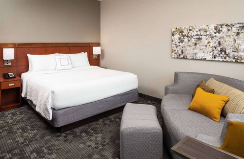 Miami Lakes Hotel | Ensuring a Very Comfortable & Memorable Stay! with Outdoor Pool, Pet-Friendly!