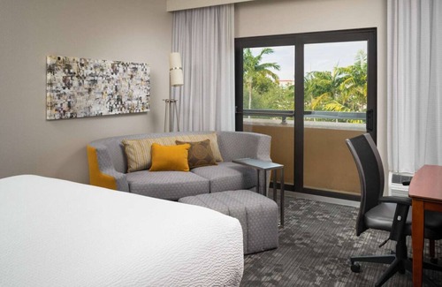 Miami Lakes Hotel | Ensuring a Very Comfortable & Memorable Stay! with Outdoor Pool, Pet-Friendly!