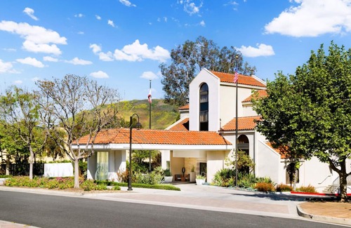 Calabasas House | Ensuring a Very Comfortable & Memorable Stay! Dog-friendly Property, Pool