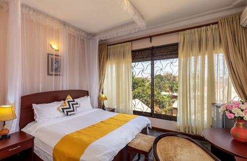 Entebbe Hotel | ENTEBBE TRAVELLER'S HOTEL