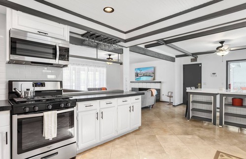 Racquet Club South House | Entertainer Grand Delight - A Ryson Property