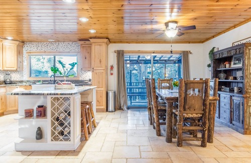 Big Bear Cabin | Entertainment Cabin #610