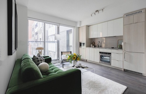 Toronto Entertainment District Apartment | Entertainment District Suites & Towers Toronto
