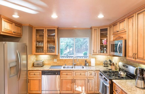 Cedar Glen Cabin | Entertainment Galore - Pool Table, Video games, Foosball, basketball
