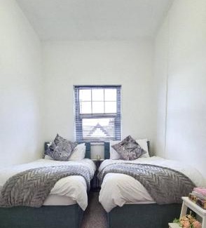 Riverside Apartment | Entire 2 Bed Flat on 3rd floor near City Centre & Stadium