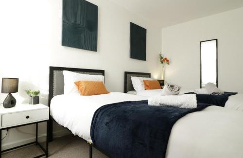 Colchester Apartment | Entire 2-Bedroom Apartment in the bustling City Centre WIFI TRAIN & BUS STATION