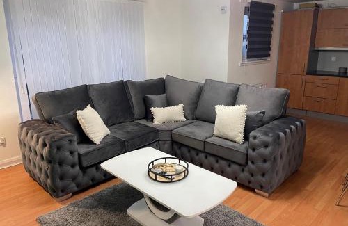 Pollokshields Apartment | Entire 2 bedroom Beautiful newly furnished flat